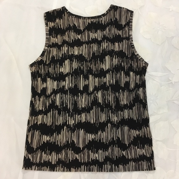 Vintage 90’s Plissé Black And Cream Sleeveless Top - Picture 3 of 4